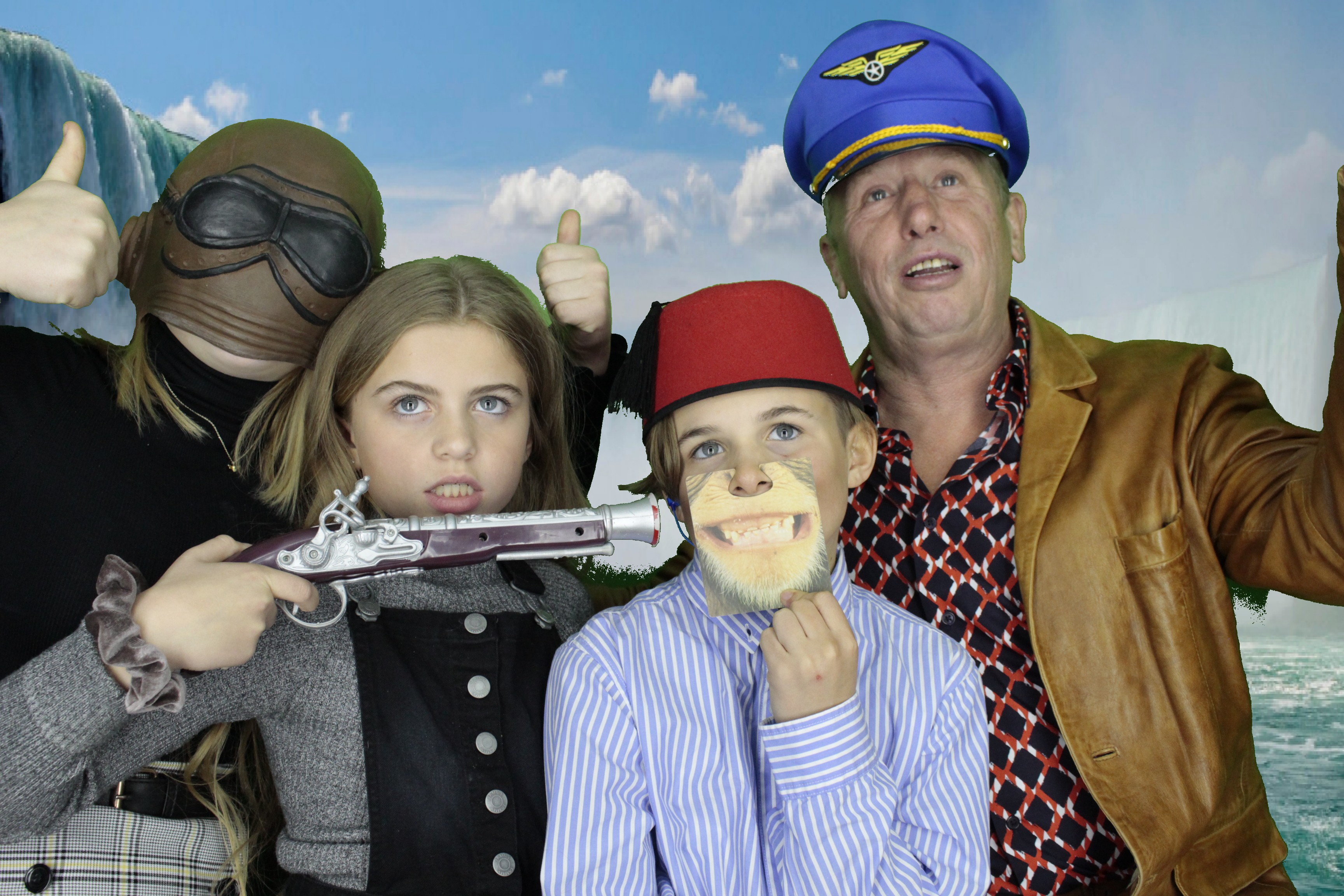 Steve's 65th & Susan 60th Birthday | View more photos from the event at gallery.myphotoboothexperience.co.uk/u/MyPhotoBoothExperienceLtd/Steves-65th-Susan-60th-Birthday